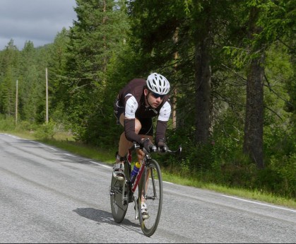 九游乐鱼电竞-中国男篮加强内线篮板球控制减少二次进攻失误，中国男篮内线新星